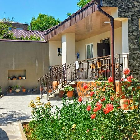 Bed and Breakfast Inexpensive House Vanadzor Exterior foto